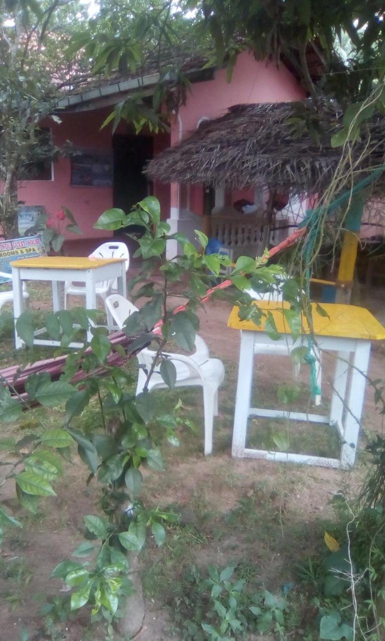 Thevindu Guest & Redmud Resturent Banduramulla المظهر الخارجي الصورة