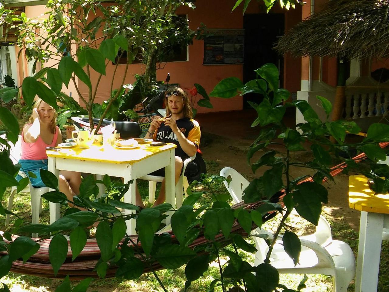 Thevindu Guest & Redmud Resturent Banduramulla المظهر الخارجي الصورة